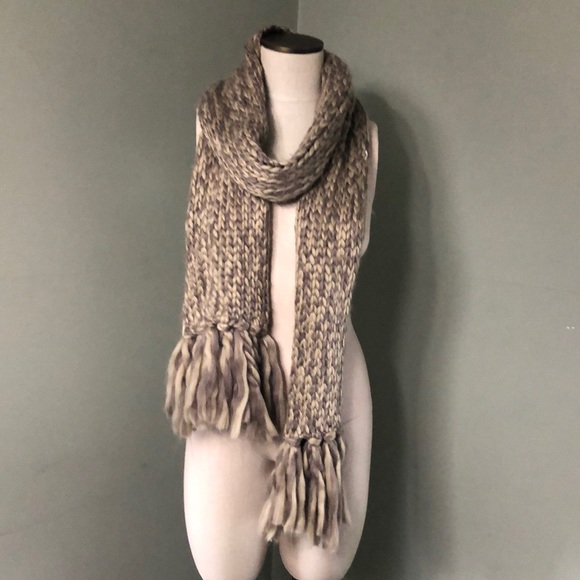 Universal Thread Scarf Chunky Hand Knit Beige Tan One Size Long - Picture 1 of 5